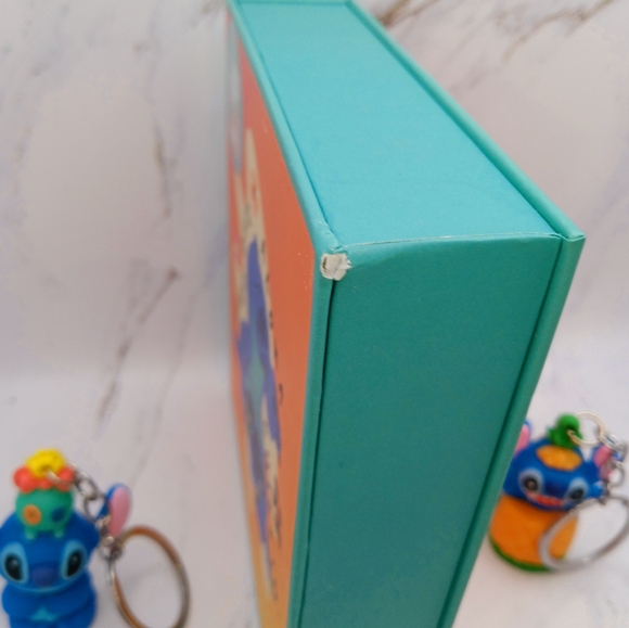 Stitch Makeup & 2 keychains NWT - Picture 5 of 11